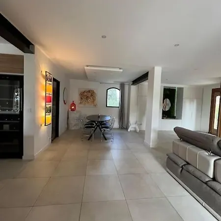 Maison 10 Personnes A Pennautier