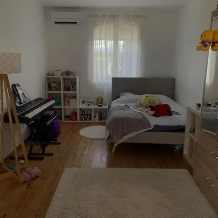 Maison 10 Personnes A * Pennautier